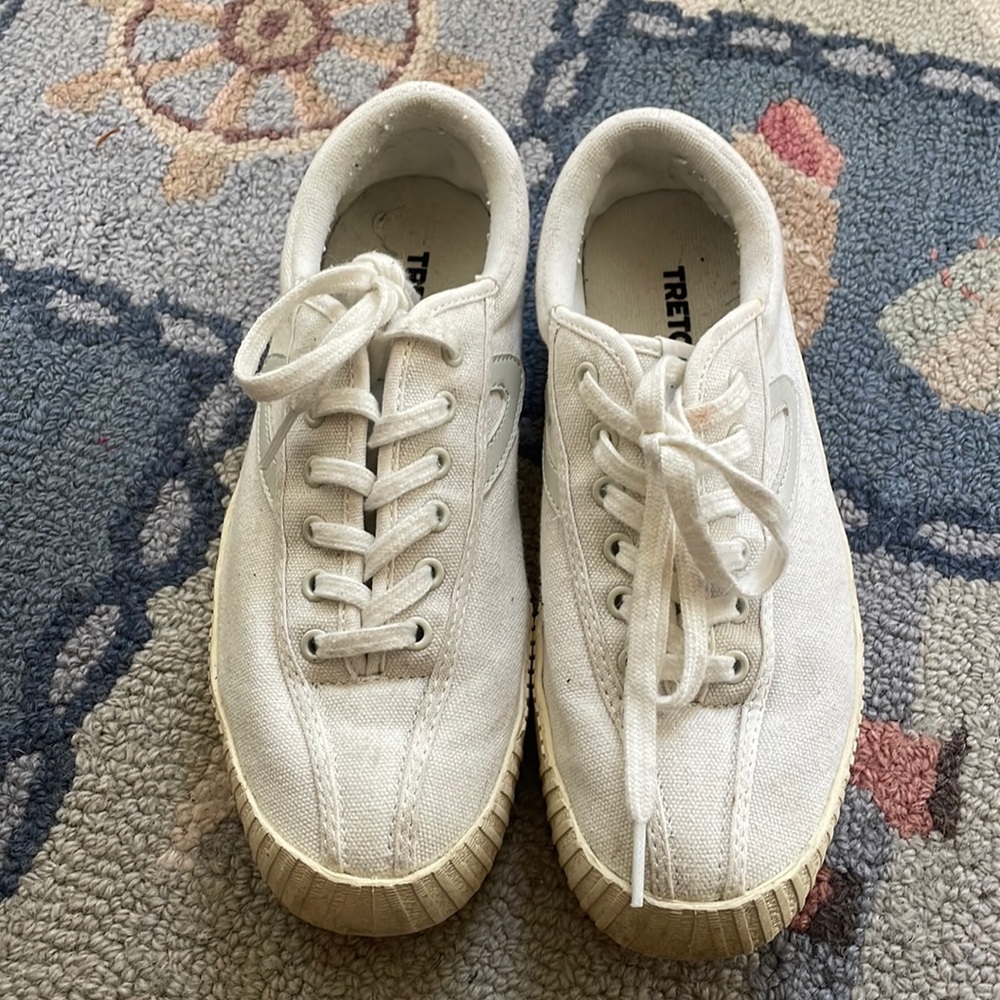 Platform white Tretorn sneakers size 7